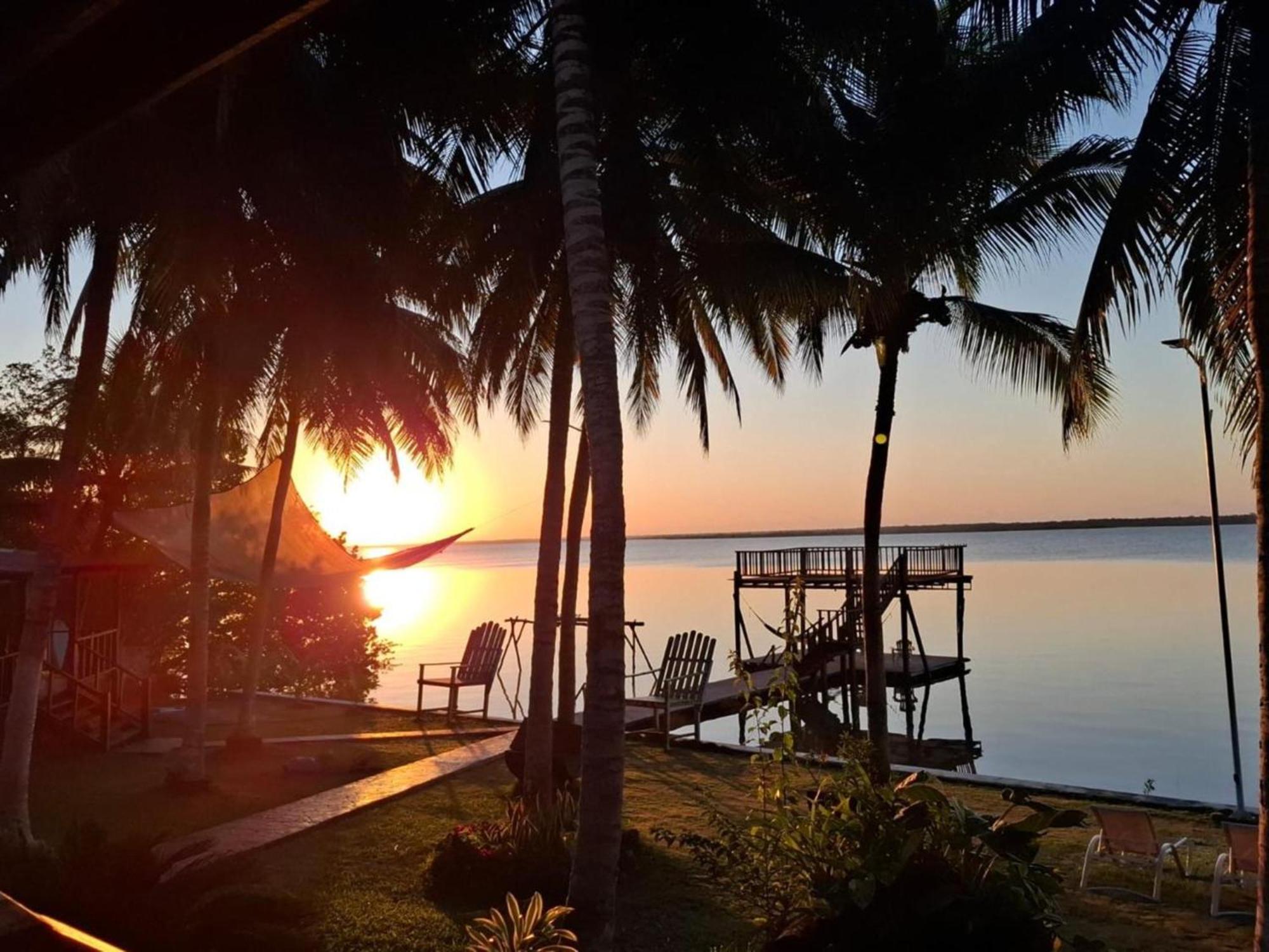Coras Place Bacalar Lagoon Front Eksteriør bilde